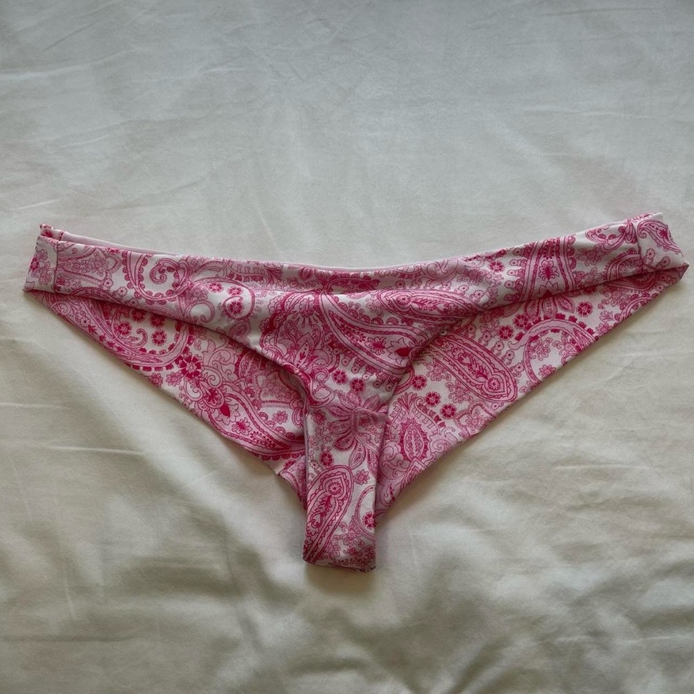 FRANKIES BIKINIS marina cheeky bikini bottom - pink paisley